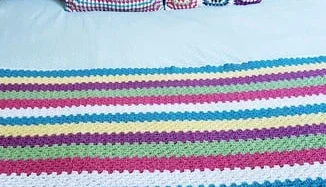 Kit Capas de Almofadas e Manta / Peseira em Crochê