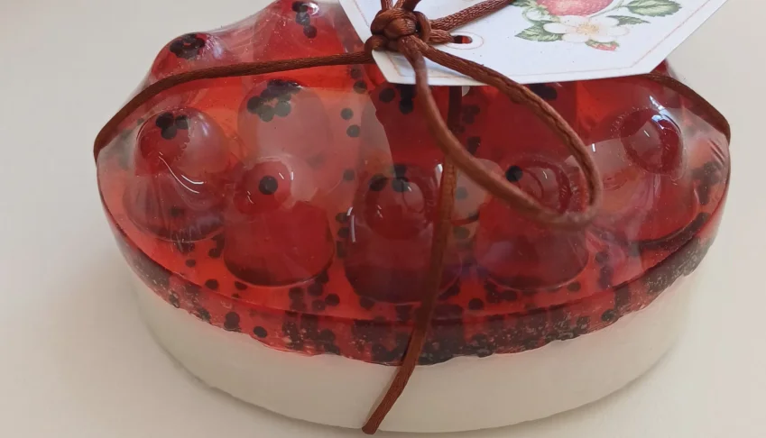 Sabonete Artesanal Morango 120g - Extrato de Pepino e Mel