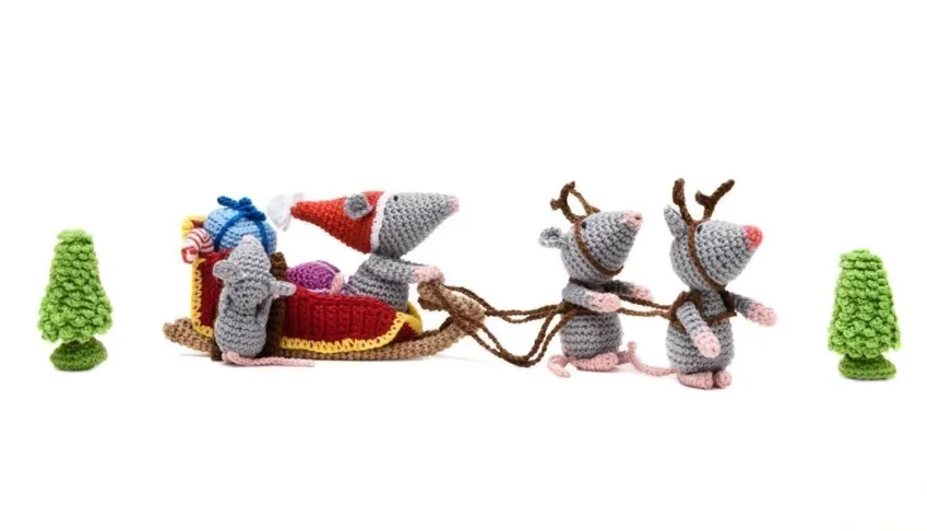 Trenó de Natal com ratinhos em amigurumi