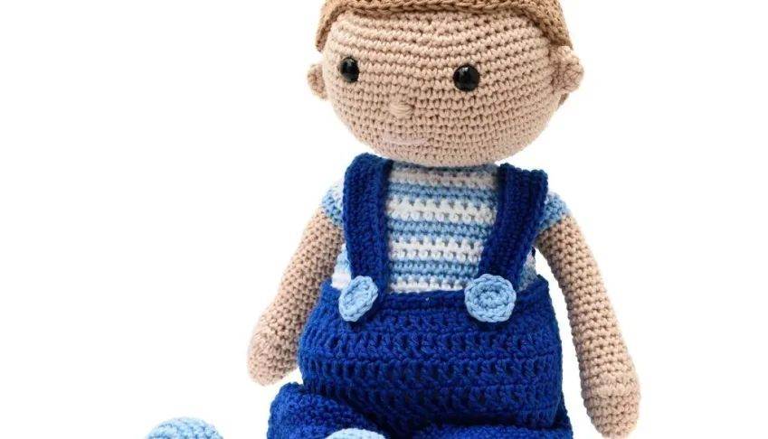 Boneco Alex em amigurumi