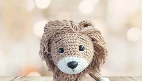 leão amigurumi