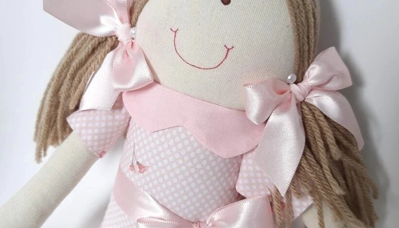Boneca de Pano Artesanal Personalizada