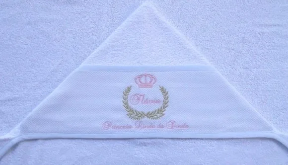 Toalha com Capuz Bordada e Personalizada