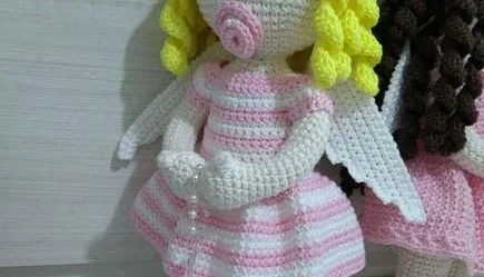 Boneca Angelis com Cachinhos