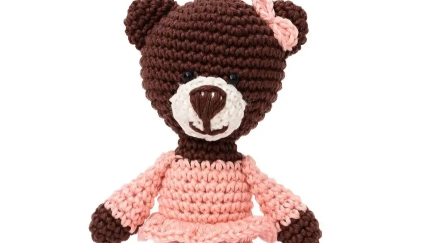 Chaveiro ursa média em amigurumi