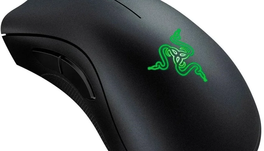 Mouse Razer Deathadder Essential Óptico 5 Botões 4G 6400 DPI