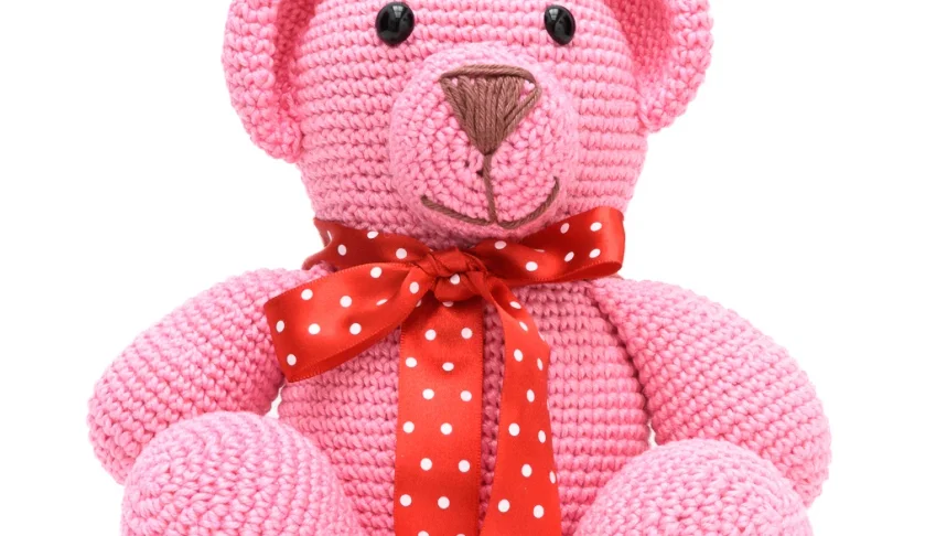 Urso Rosa Laço Vermelho Amigurumi