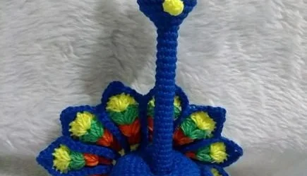 Amigurumi Pavão , porta caneta