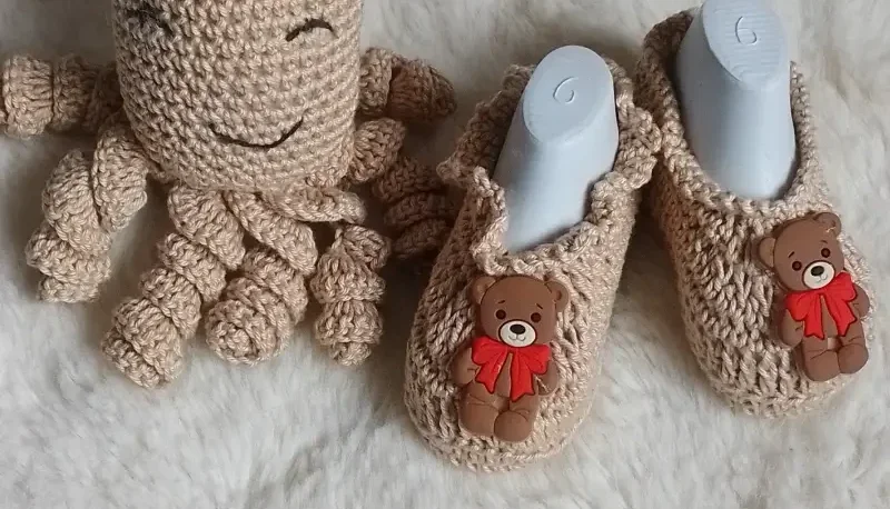 Kit Sapatinho e Polvo Bege com Aplique