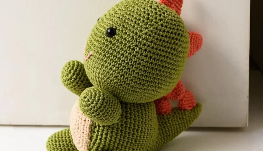 Dinossauro Peso de Porta em Amigurumi