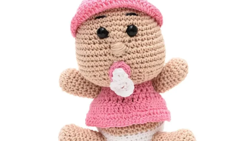 Bebê de chupeta em amigurumi