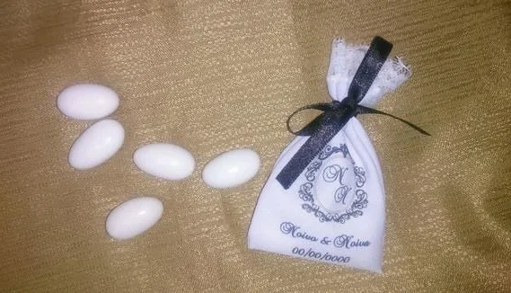 Saquinho Personalizado com Amêndoas Confeitadas