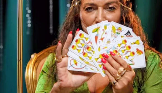 Destino em Cartas: Consultas Online de Baralho Cigano