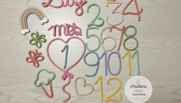 Kit Mêsversário com 6 Desenhos + Nome Personalizados