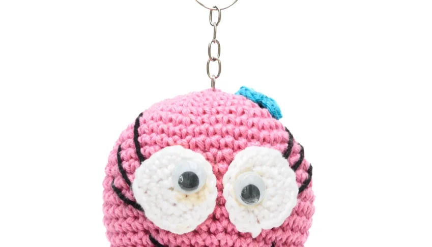 Chaveiro Carinha Feliz Médio em Amigurumi