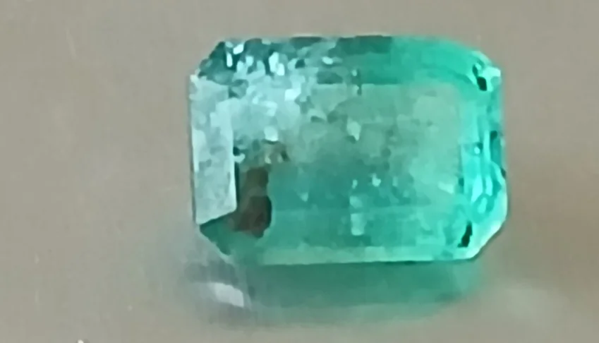 Esmeralda pedra preciosa natural. 1,55 cts extra