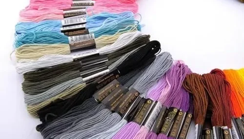 Kit de Linhas para Bordado — 50 Cores