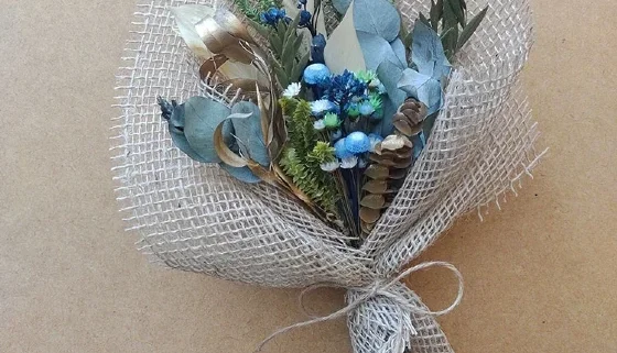 Mini Buque com Flores Desidratadas (25cm)