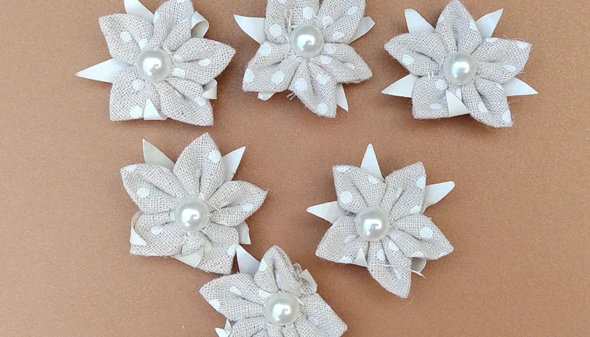Flor de Gorgurão com Pérola 3,5 cm - Pacote com 6