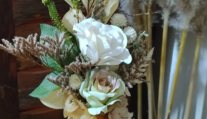 Arranjo com flores desidratadas - Ambar