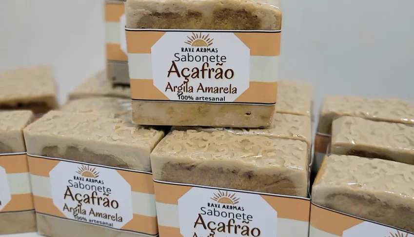Sabonete Artesanal de Açafrão e Argila Amarela