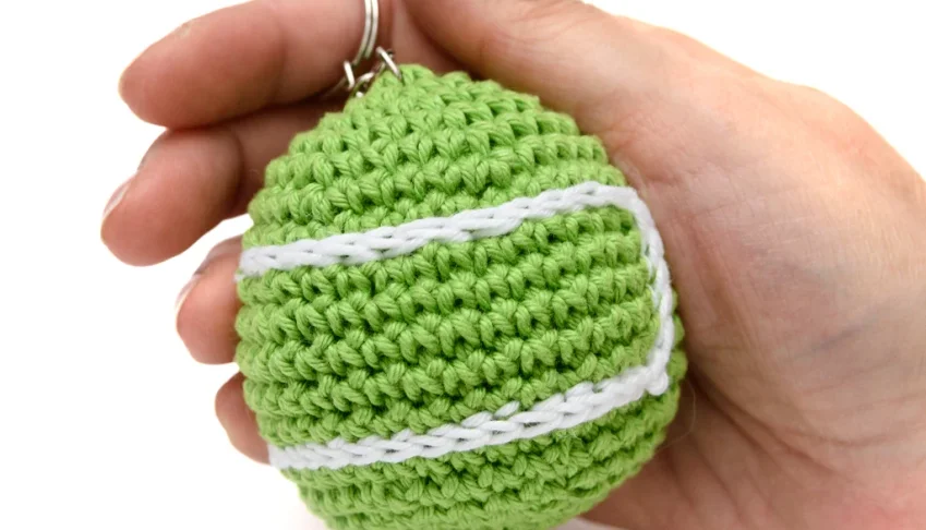 Chaveiro Bola de Tênis Amigurumi