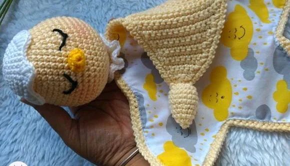Naninha ou Manta do Apego em Crochê - Pintinho