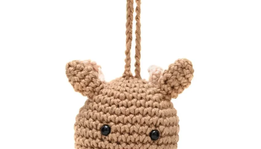 Bola de Natal rena em amigurumi