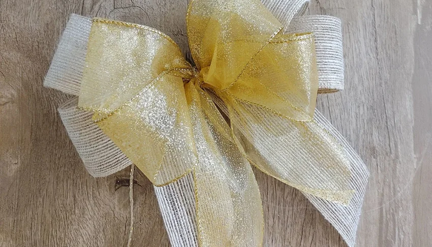 Laço de Juta G com Organza Ouro