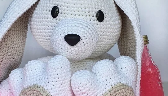 Coelho Orelhudo Amigurumi Bichinhos de Crochê