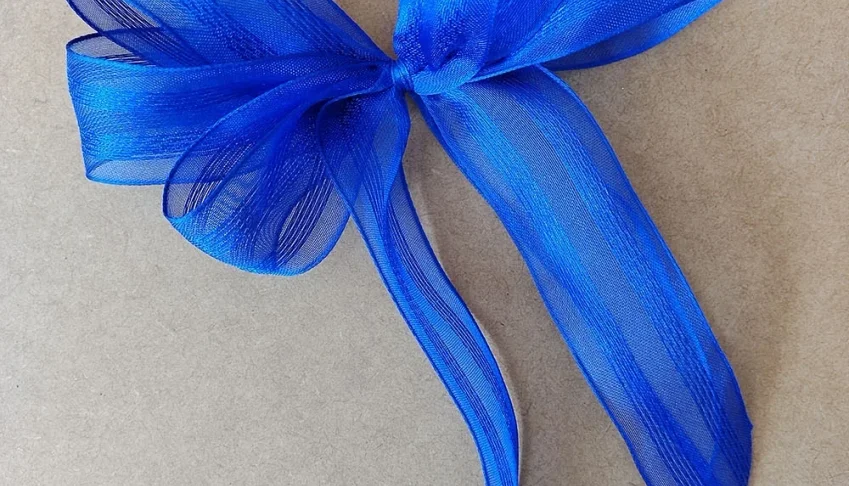 Laço com Fita Organza com Presponto - Azul Royal
