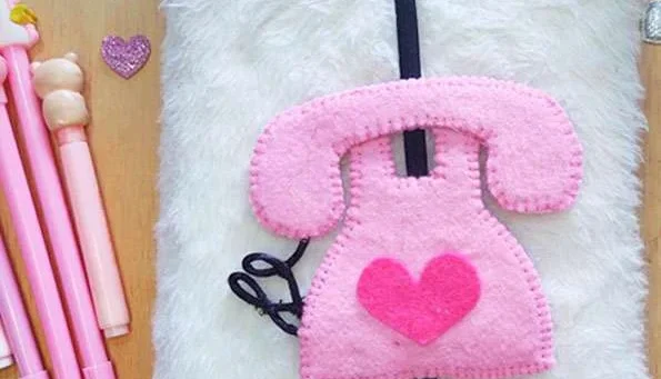 Marca-páginas telefone rosa