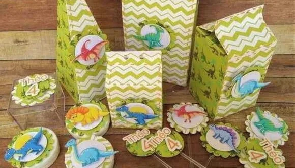 Kit Dinossauros com 60 Itens e Topo de Bolo