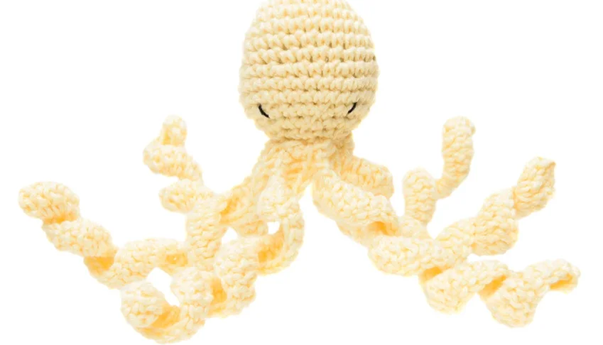 Polvo Pequeno Amarelo Amigurumi