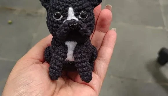 Mini Buldogue Francês - Amigurumi de Crochê