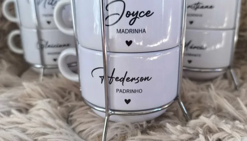 Torre com 2 Xícaras Personalizadas