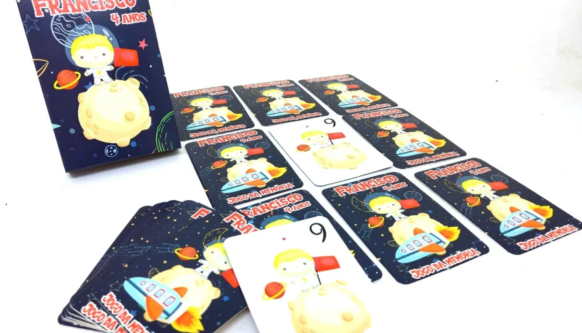 Jogo da Memória Astronauta 9 Pares com Caixa