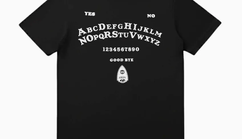 Camiseta Preta Ouija Board