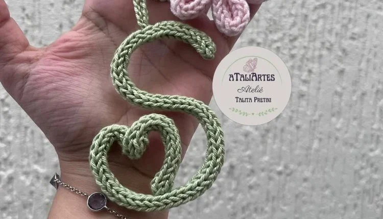 Chaveiro de Letra Feminino Personalizado em Tricoctin