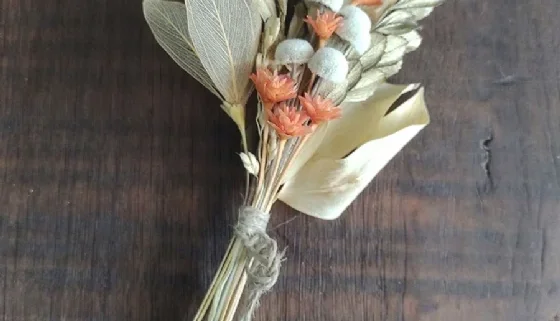 Mini Buquê Desidratado Laranja para Convites - 15 cm