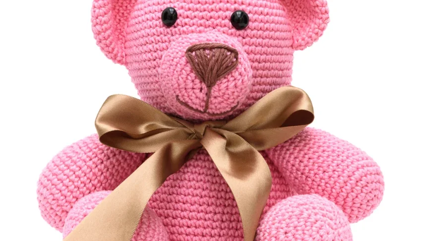 Urso Rosa Laço Dourado Amigurumi