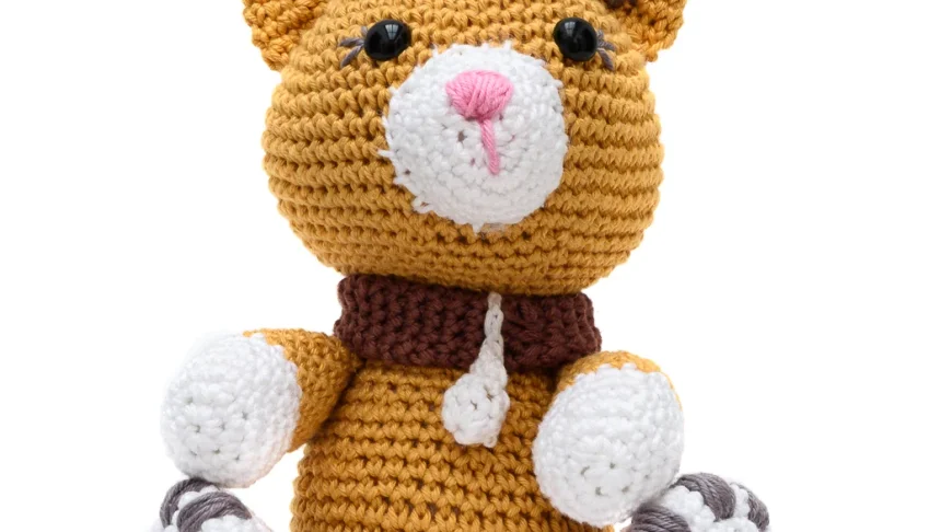 Gatinha Miau Caramelo em Amigurumi