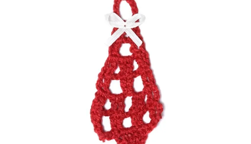 Enfeite Árvore de Natal Vermelha em Crochê