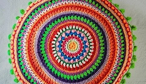 Capa de Almofada Mandala Bali em Crochê