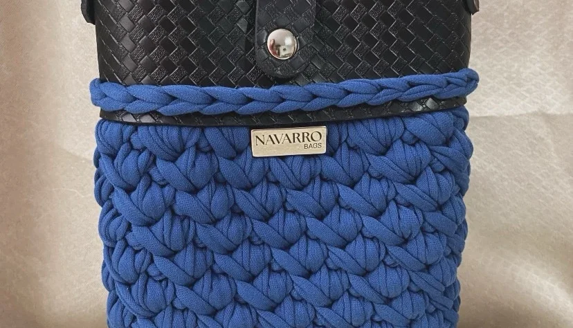 Bolsa Bag Serena Azul com Acabamento Preto