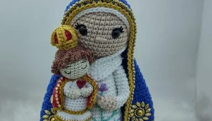 Nossa Senhora do Bom Parto em Crochê Amigurumi