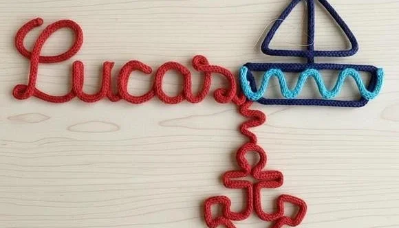 Porta Maternidade Barco e Âncora em Tricotin