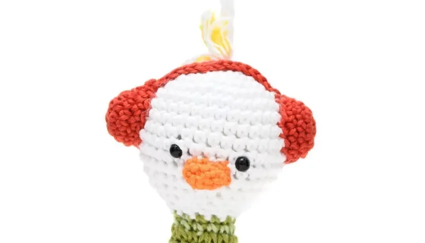 Enfeite de Natal boneco de neve em amigurumi