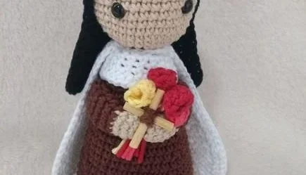 Santa Terezinha ou Nossa senhora em Crochê