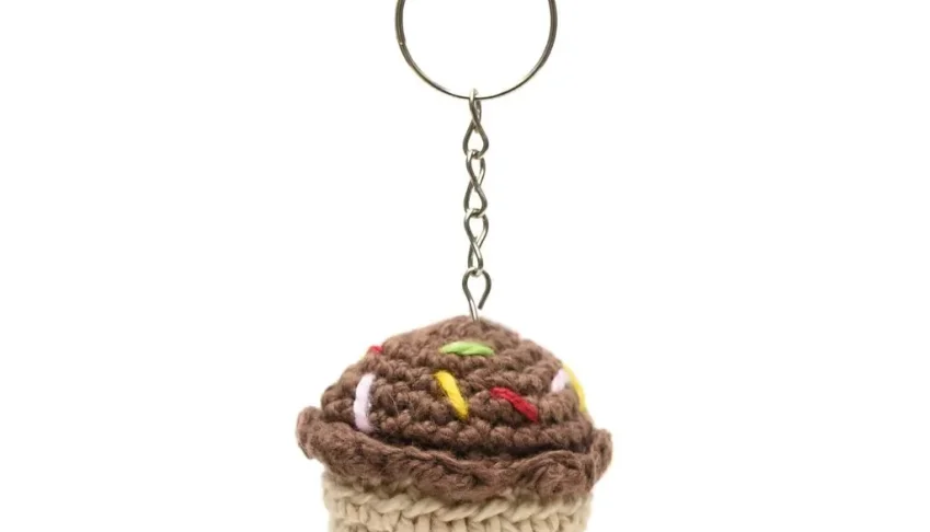 Chaveiro Brigadeiro em amigurumi
